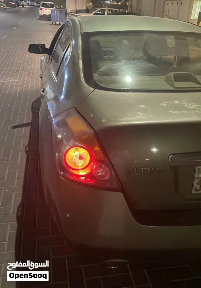 Nissan Altima 2011 photo 4