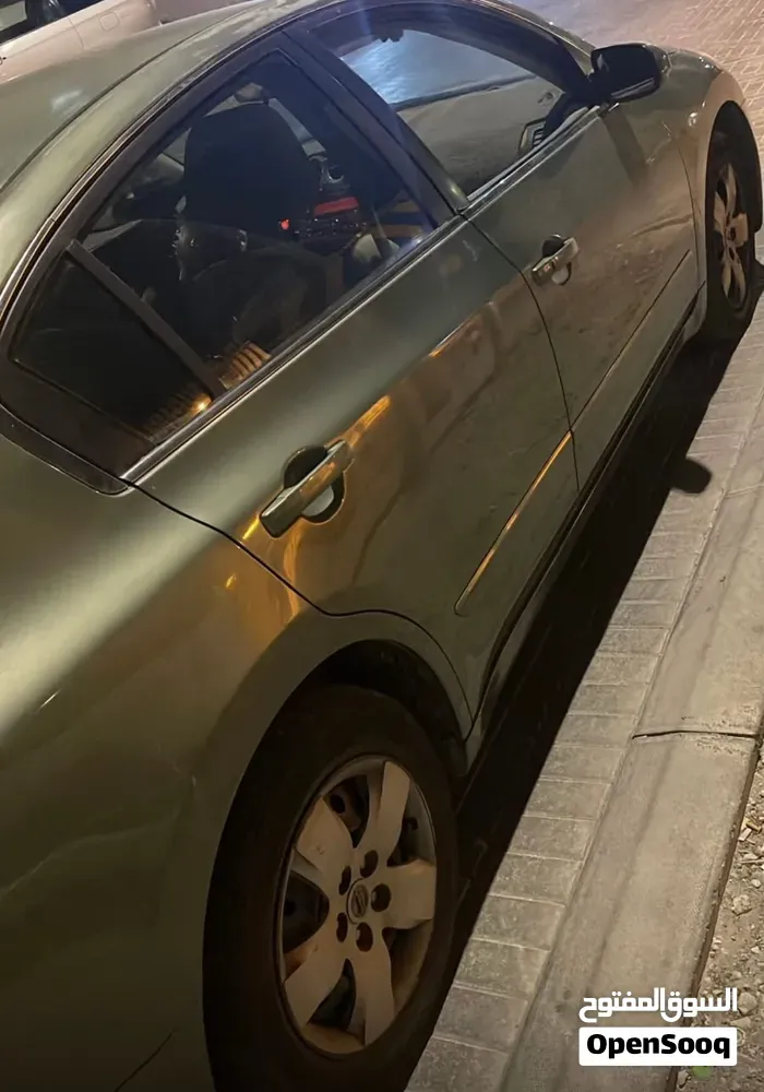 Nissan Altima 2011 photo 2