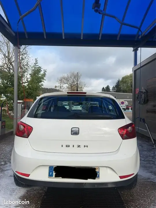 Seat Ibiza 2010 photo 2