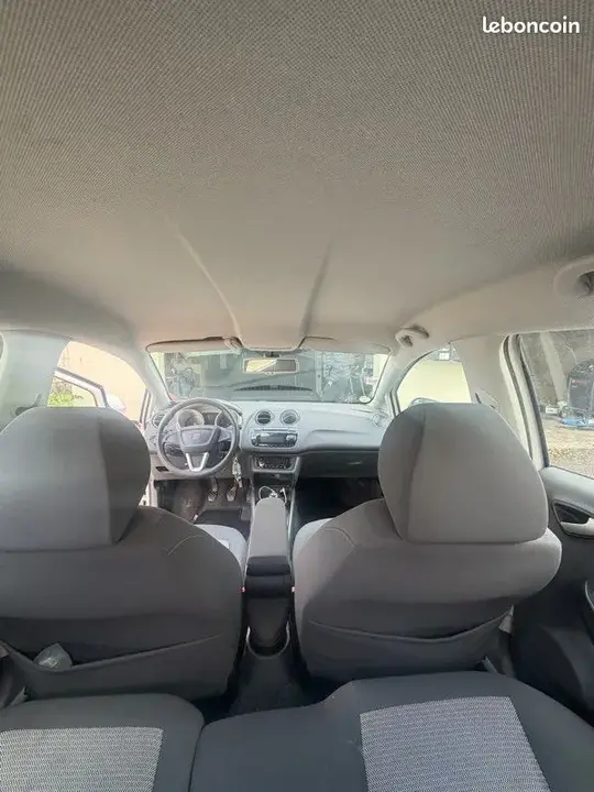 Seat Ibiza 2010 photo 3
