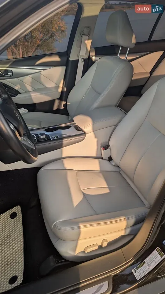 Infiniti Q50 2021 photo 2