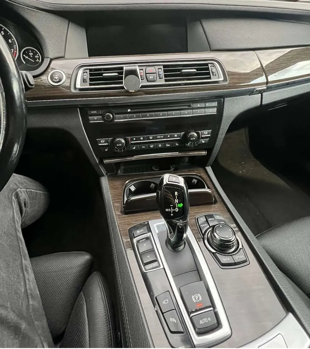 BMW 7 Series 2009 photo 3