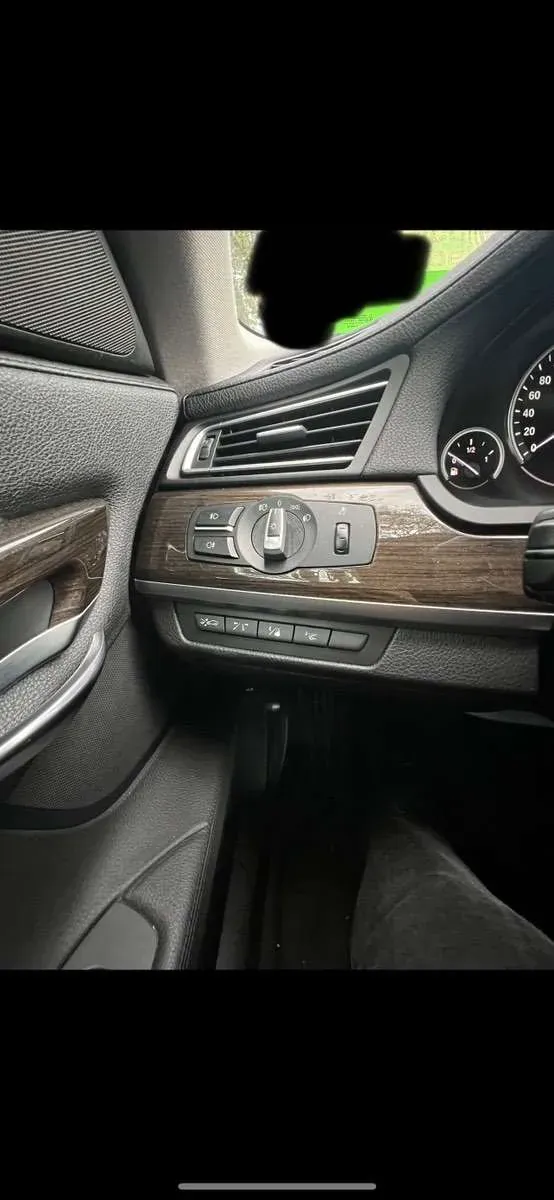 BMW 7 Series 2009 photo 2