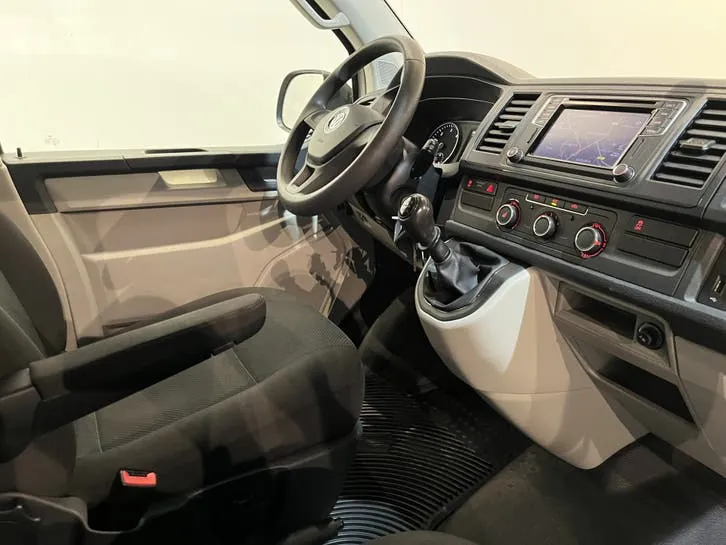 Volkswagen Transporter 2020 photo 3