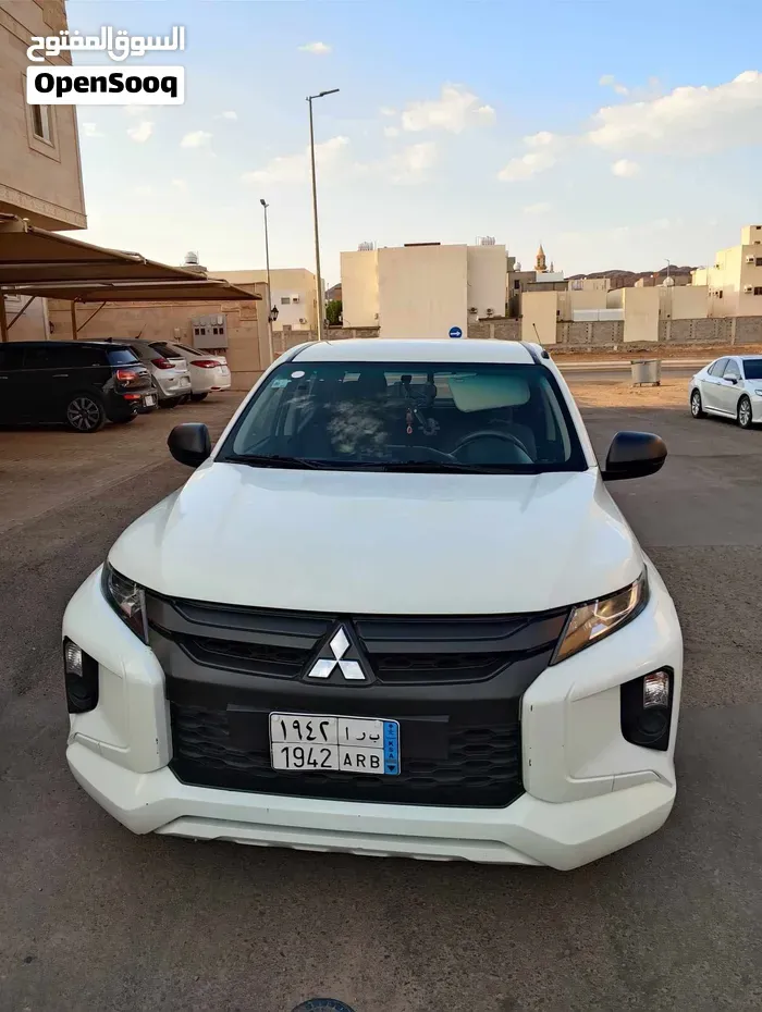 Mitsubishi L200 2021 photo 2