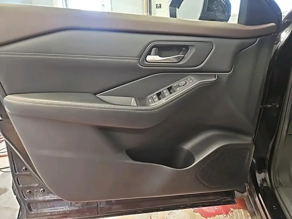 Nissan Rogue 2023 photo 3