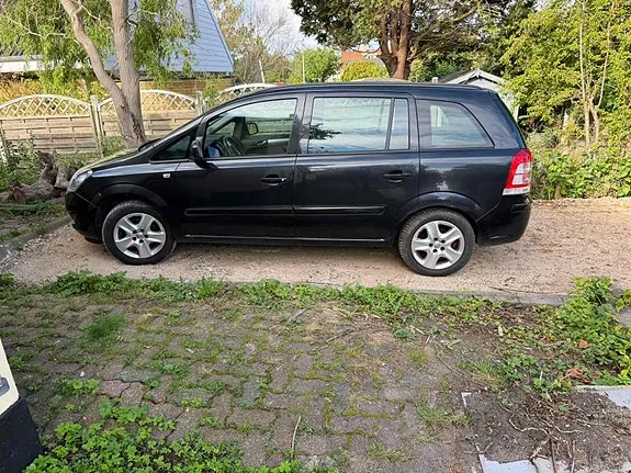 Opel Zafira 2012 photo 3
