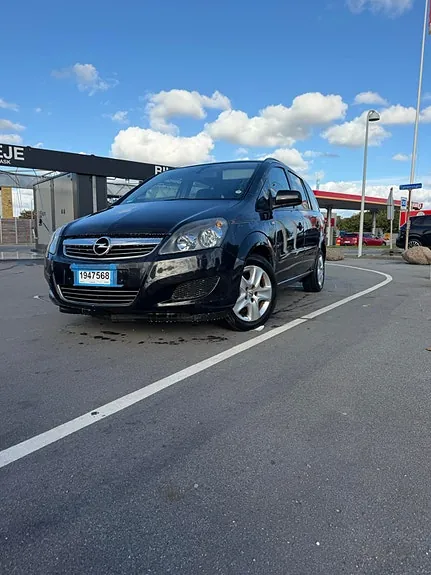 Opel Zafira 2012 photo 2