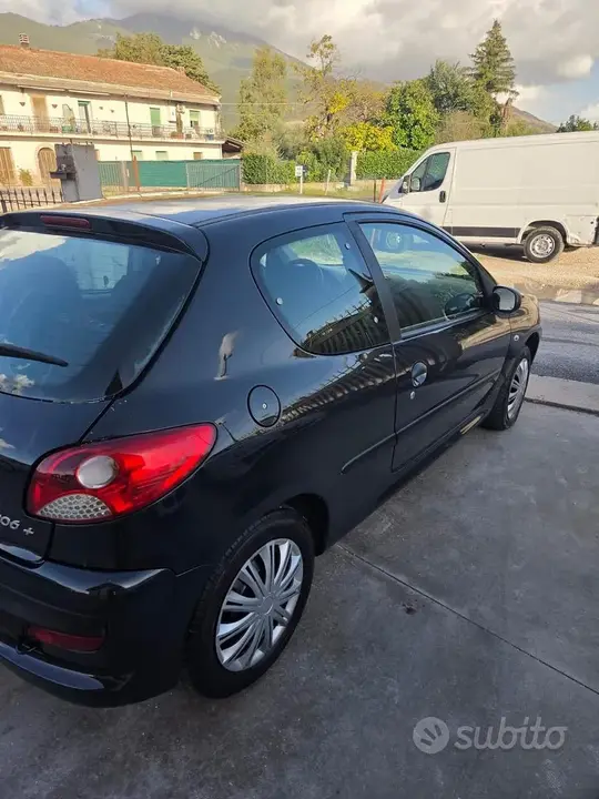 Peugeot 206 2010 photo 3