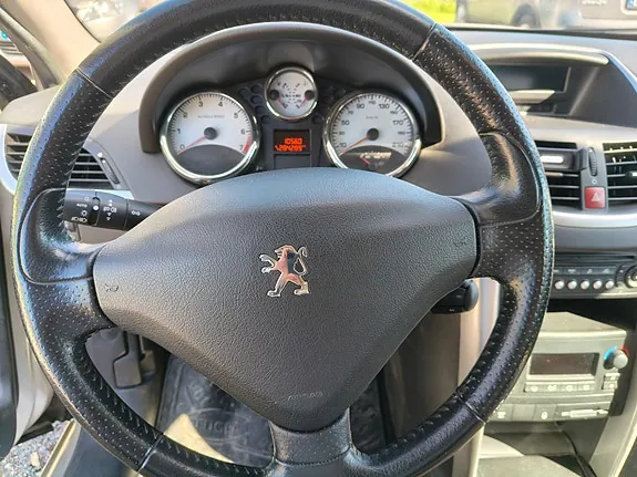Peugeot 207 2007 photo 4