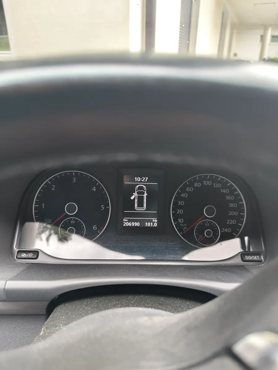 Volkswagen Touran 2013 photo 3