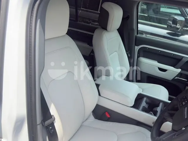 Land Rover Defender 2026 photo 3