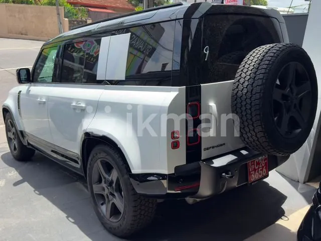 Land Rover Defender 2026 photo 2