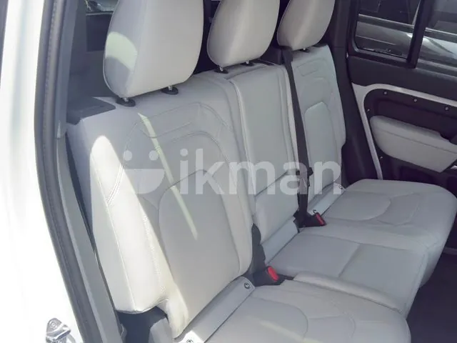 Land Rover Defender 2026 photo 4