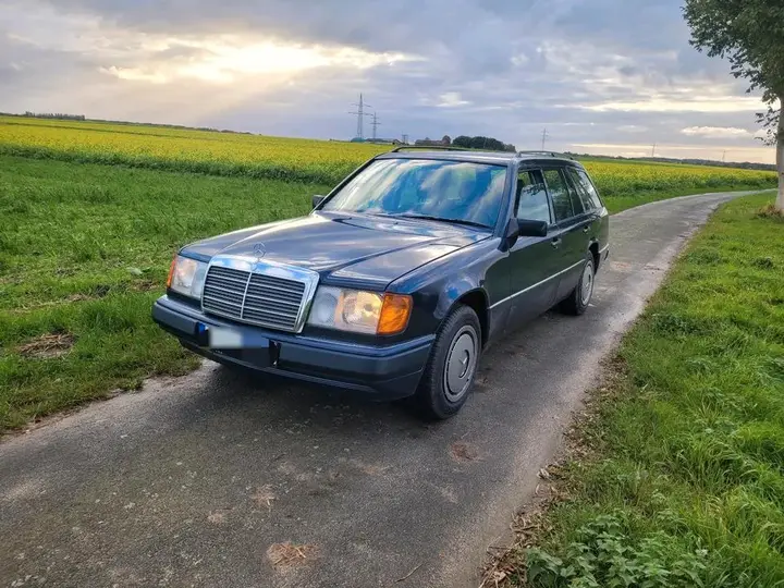 Mercedes-Benz W124