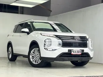 Mitsubishi Outlander 2022 photo 4