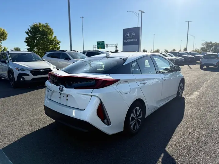 Toyota Prius Prime 2018 photo 5