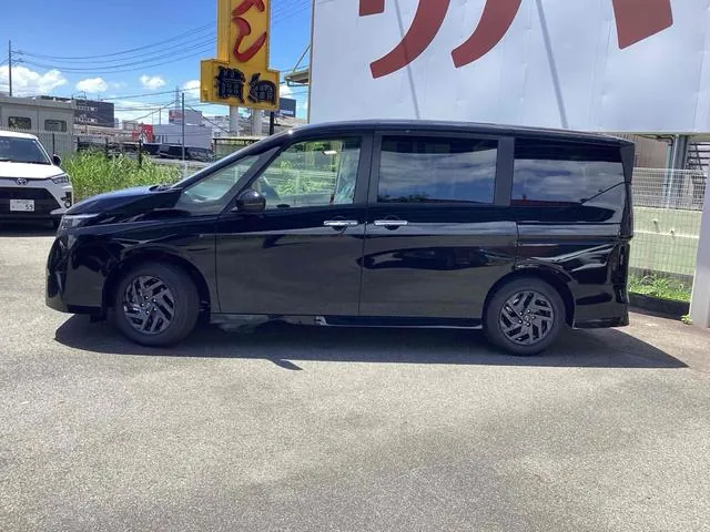 Nissan Serena 2026 photo 3