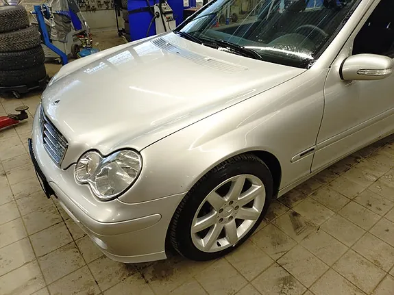 Mercedes-Benz C200 2005 photo 2