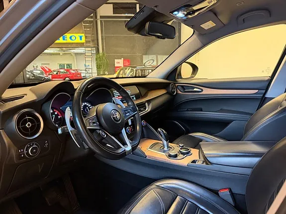 Alfa Romeo Stelvio 2018 photo 4