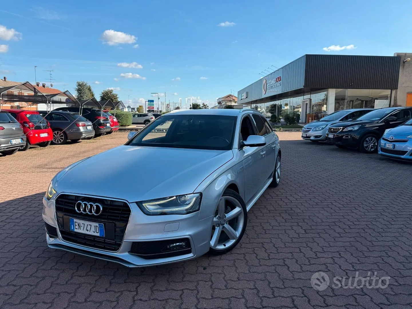 Audi A4 2012 photo 4