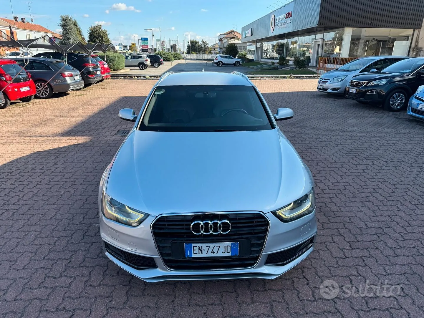 Audi A4 2012 photo 2