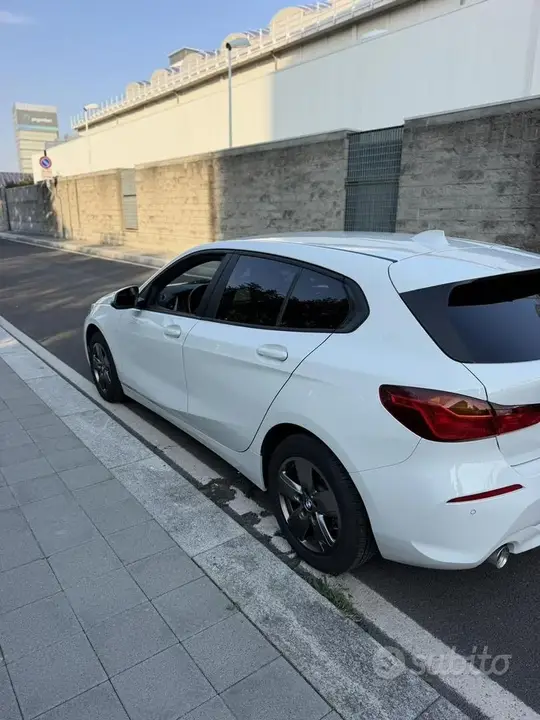 BMW 118D 2023 photo 4