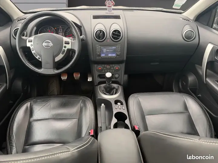 Nissan Qashqai 2012 photo 2