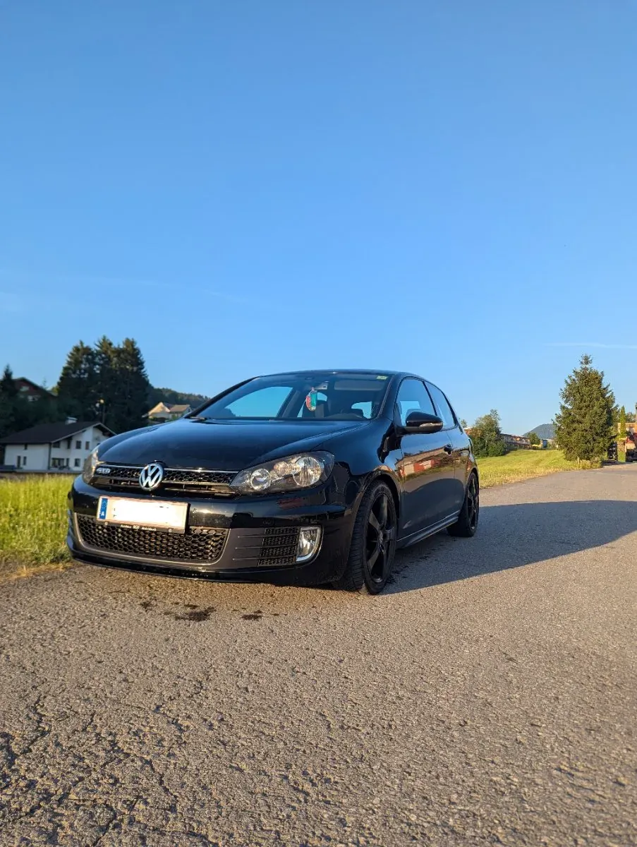 Volkswagen Golf 2011 photo 3