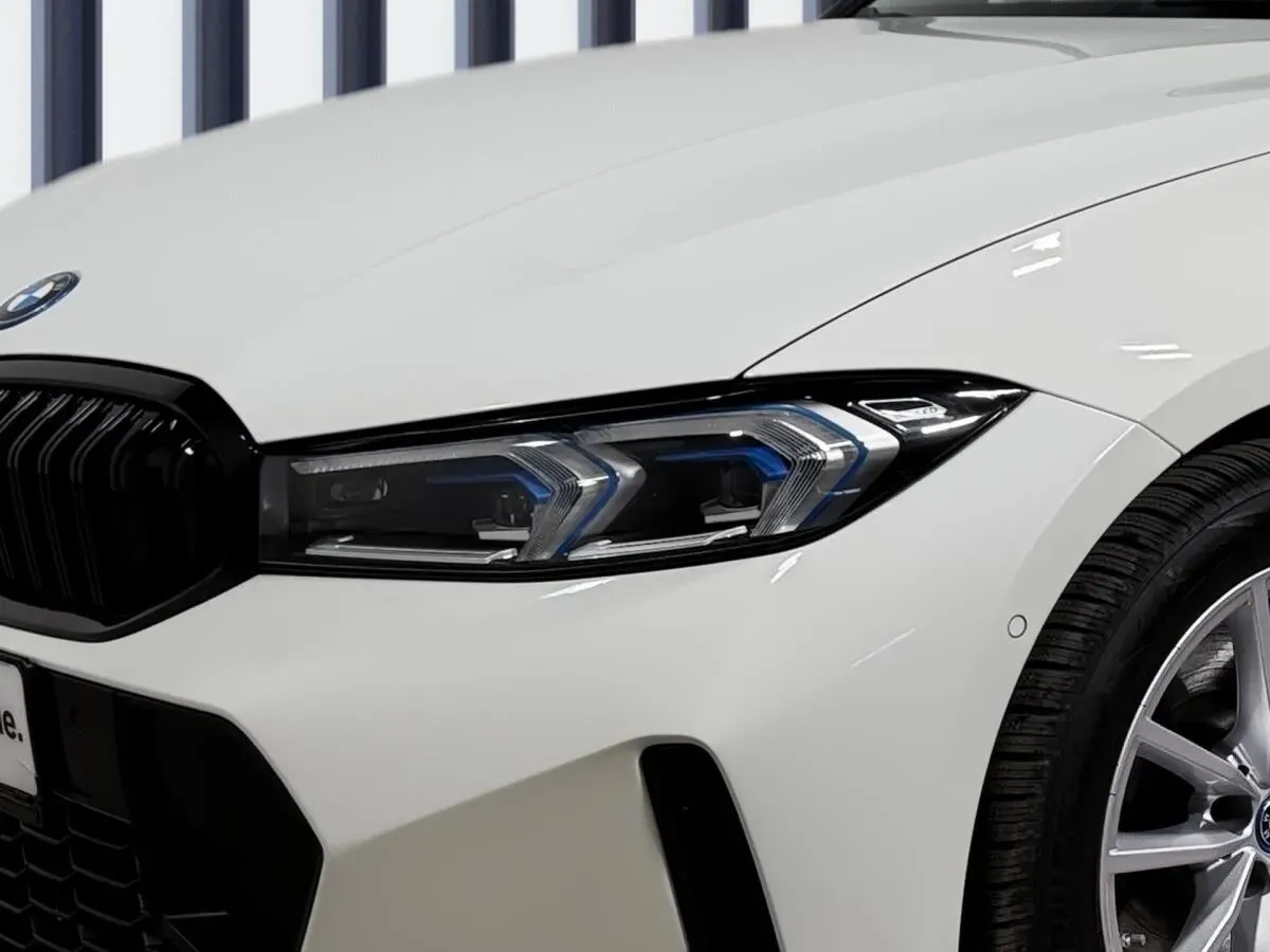 BMW 3 Series 2022 photo 3