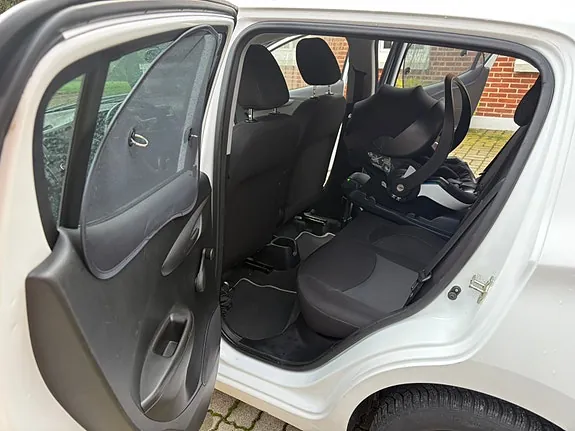 Opel Karl 2016 photo 4