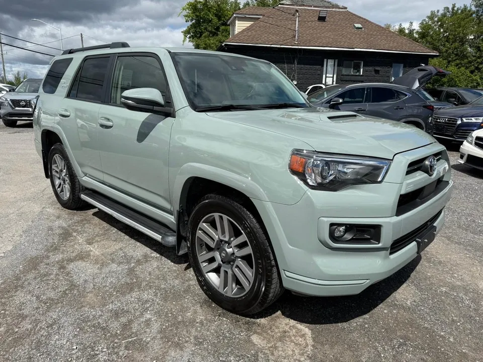 Toyota 4Runner 2023 photo 3