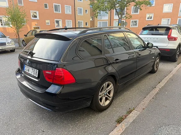 BMW 320D 2009 photo 4