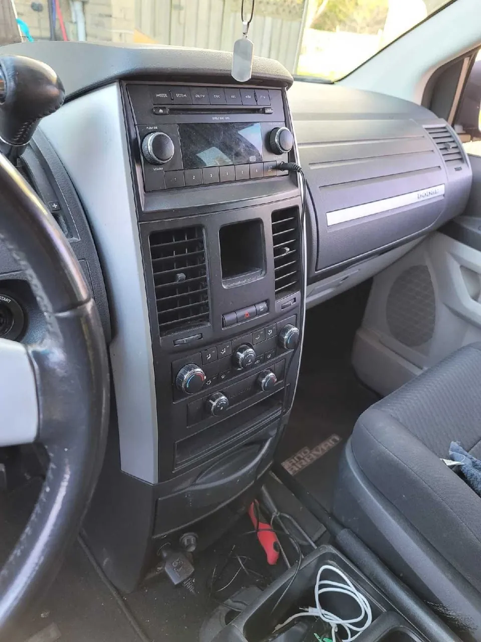 Dodge Grand Caravan 2010 photo 3