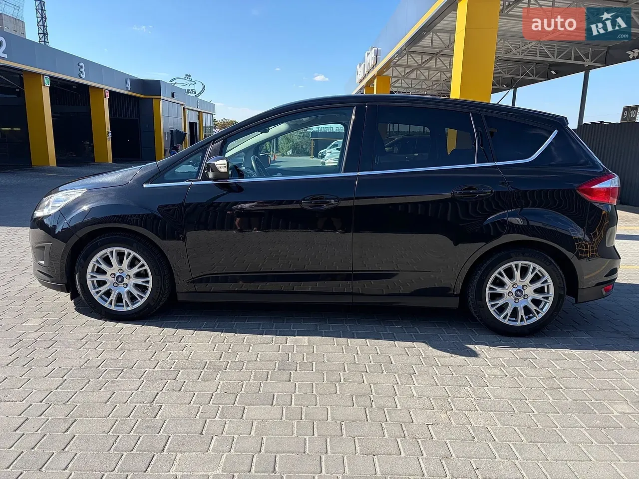 Ford C-Max 2011 photo 2