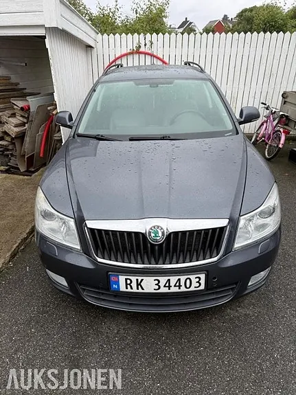 Skoda Octavia 2012 photo 2