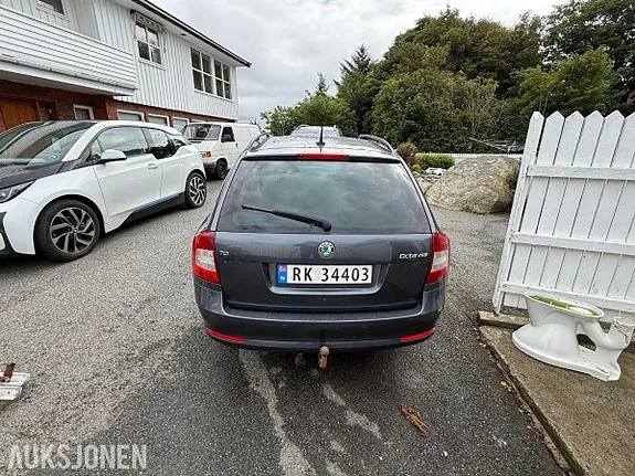 Skoda Octavia 2012 photo 4