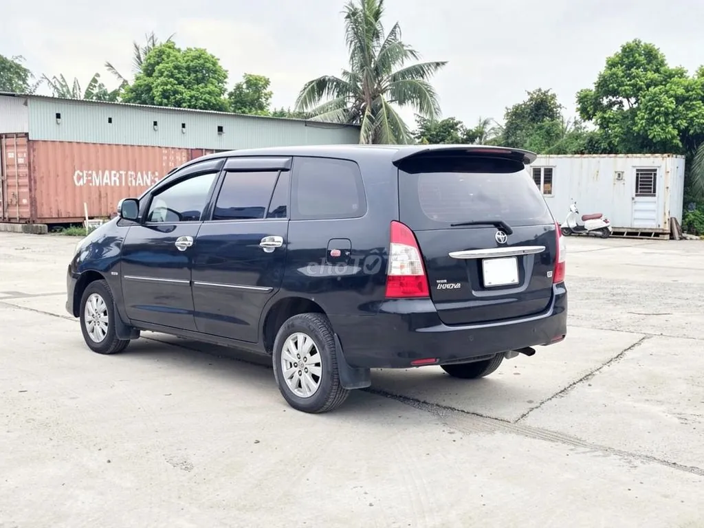 Toyota Innova 2011 photo 3
