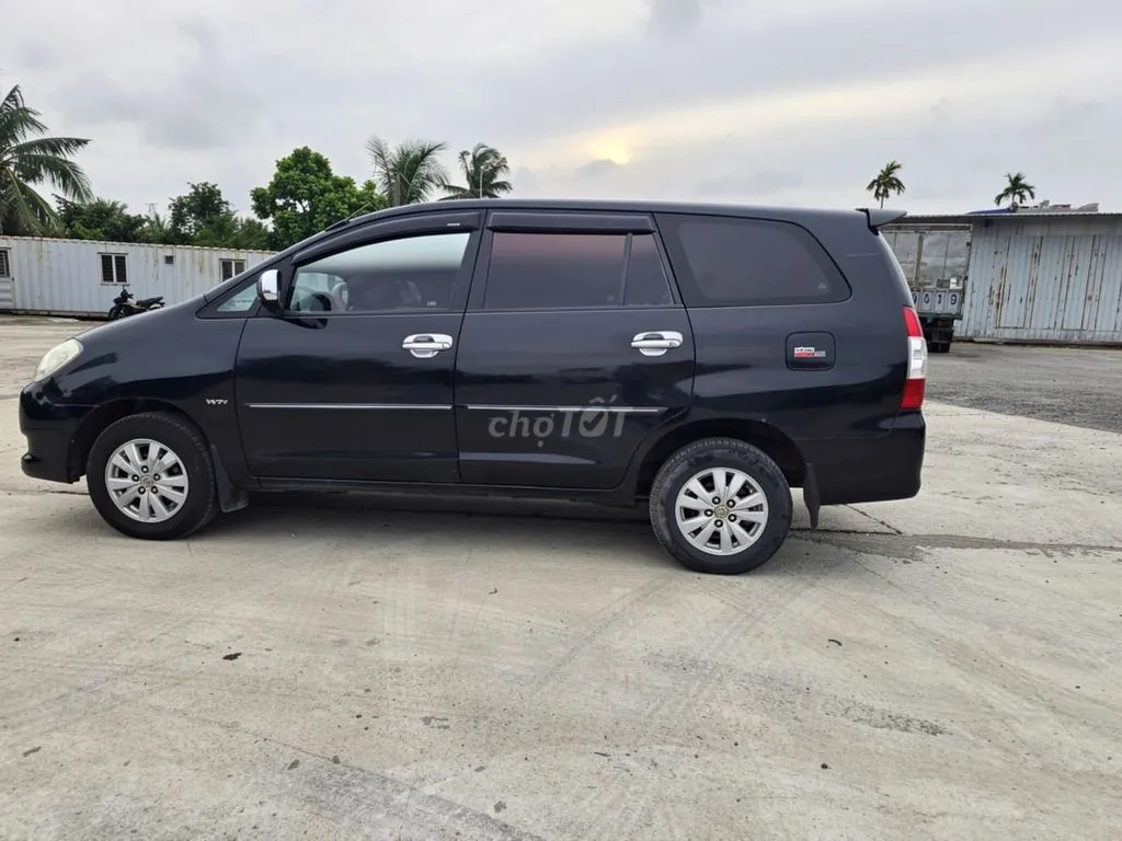 Toyota Innova 2011 photo 4