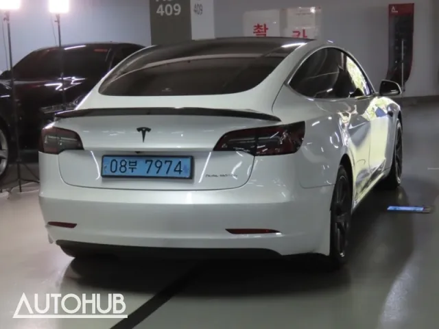 Tesla Model 3 2020 photo 3