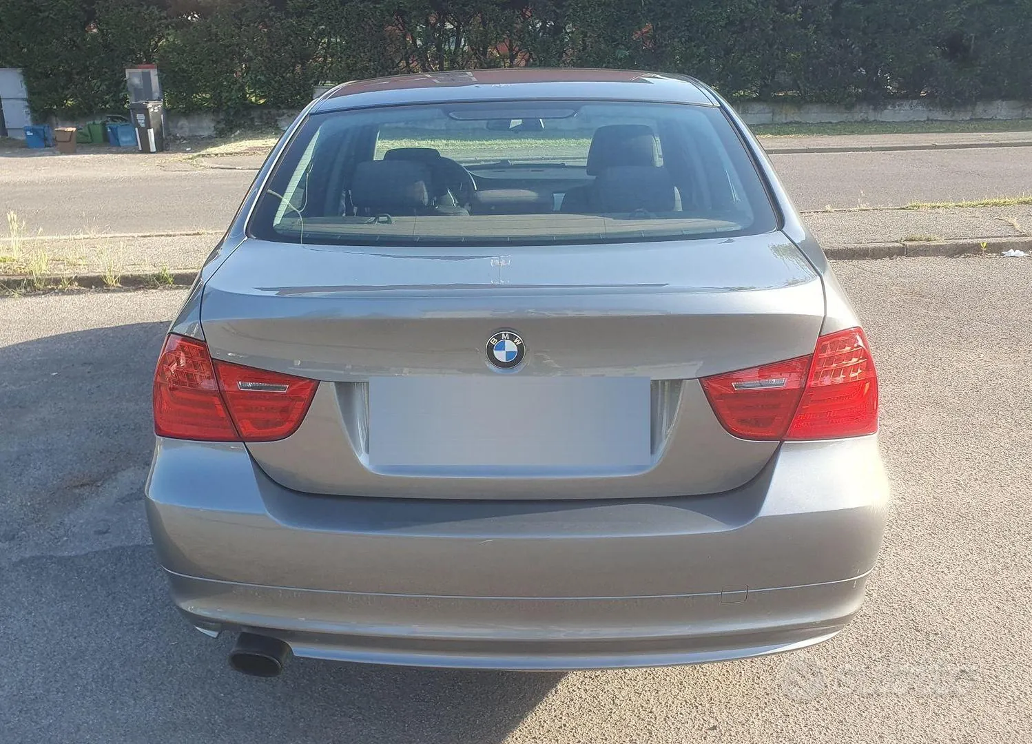 BMW 320I 2009 photo 3