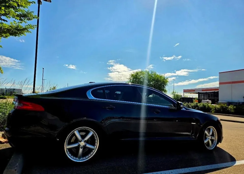 Jaguar Xf 2009 photo 3
