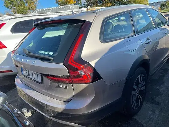 Volvo V90 Cross Country 2023 photo 3