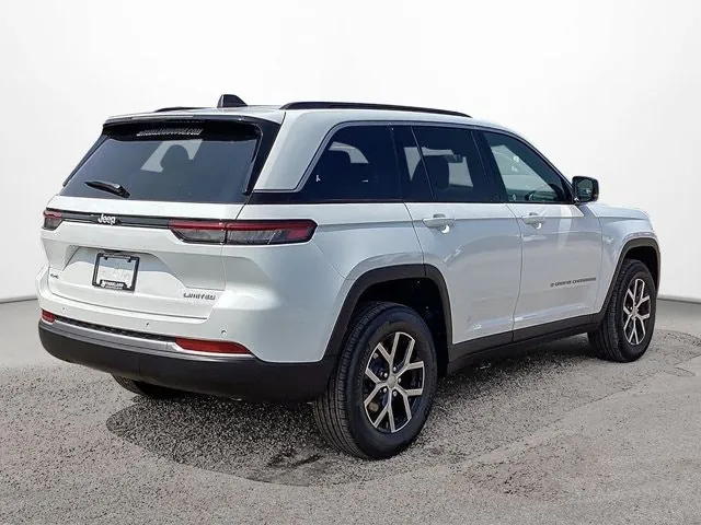 Jeep Grand Cherokee 2026 photo 5