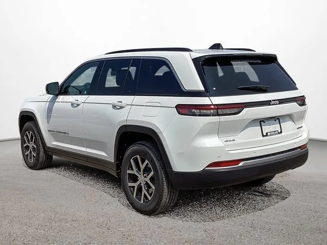Jeep Grand Cherokee 2026 photo 3