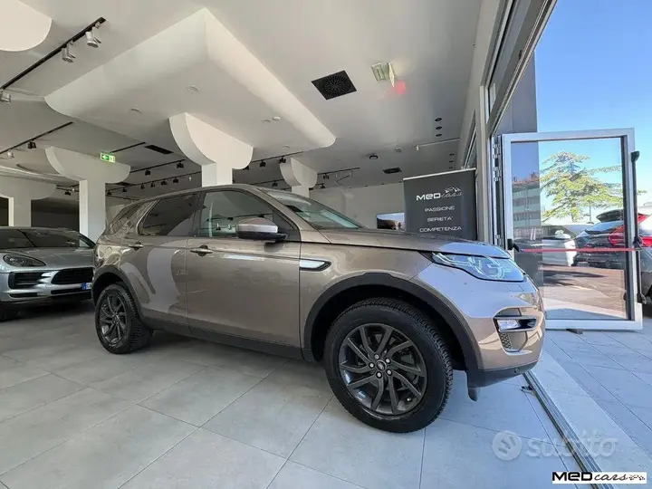 Land Rover Discovery Sport 2016 photo 2