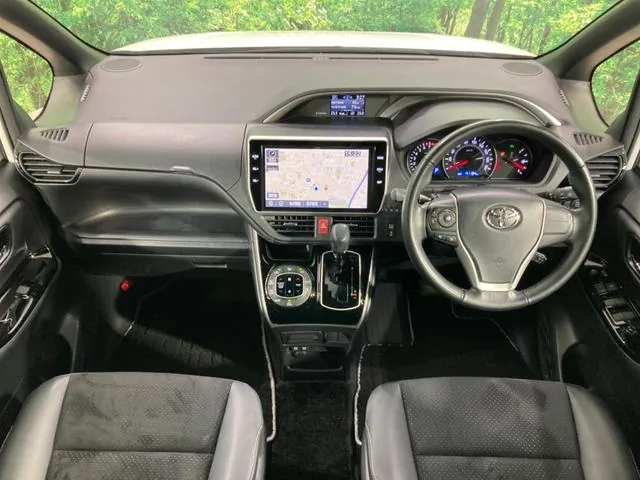 Toyota Voxzie 2021 photo 2