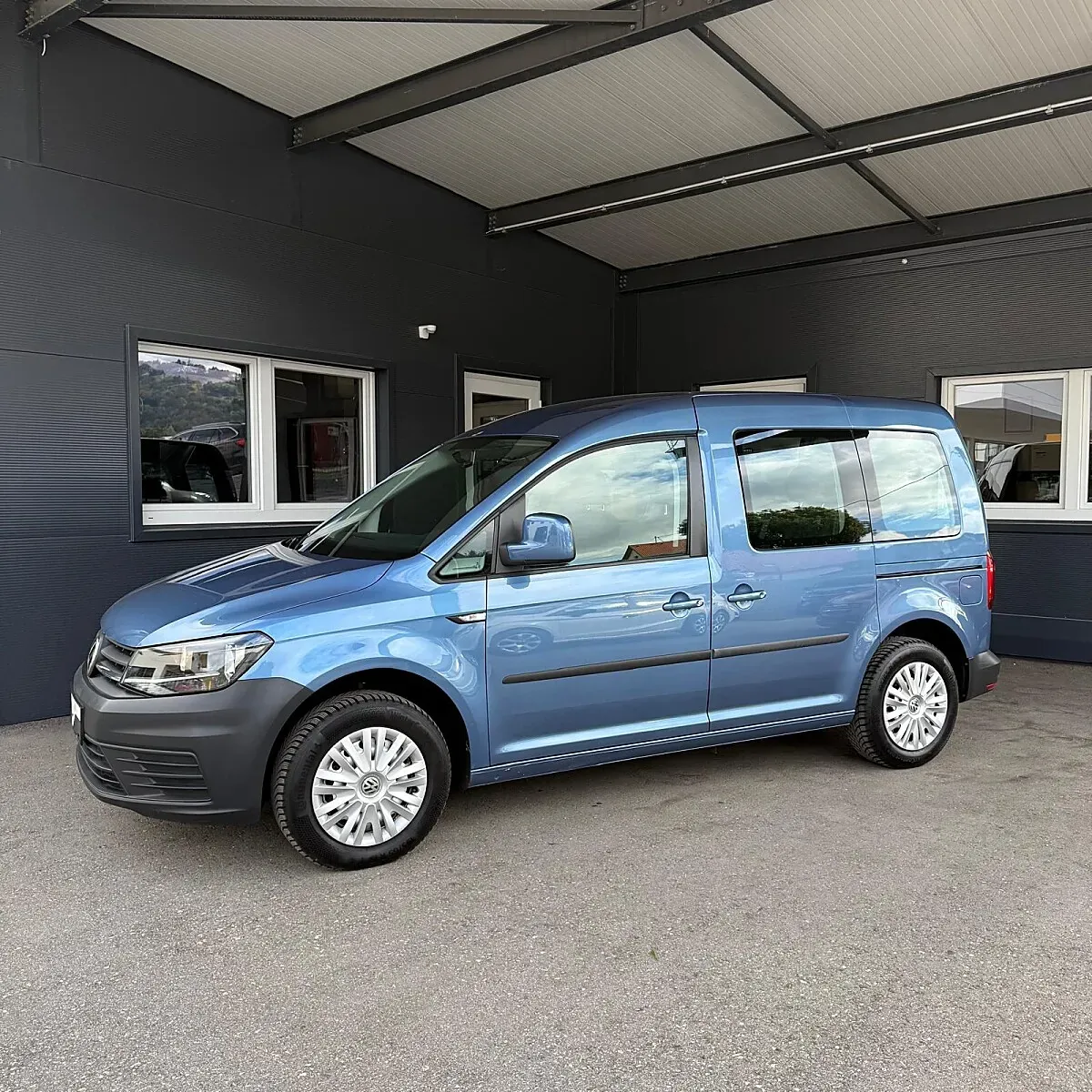 Volkswagen Caddy 2015 photo 2