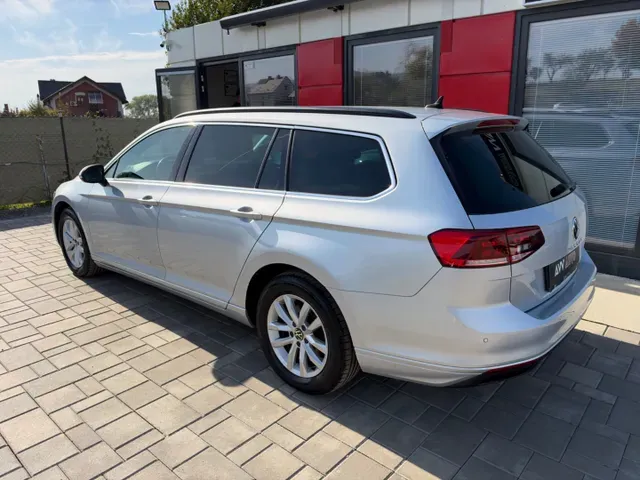 Volkswagen Passat 2022 photo 3