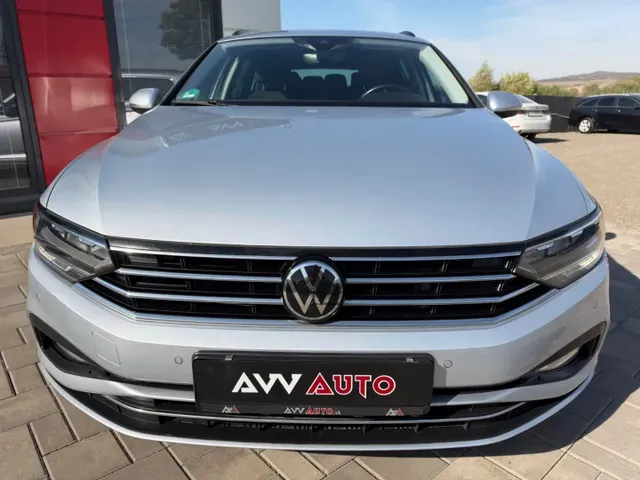 Volkswagen Passat 2022 photo 2